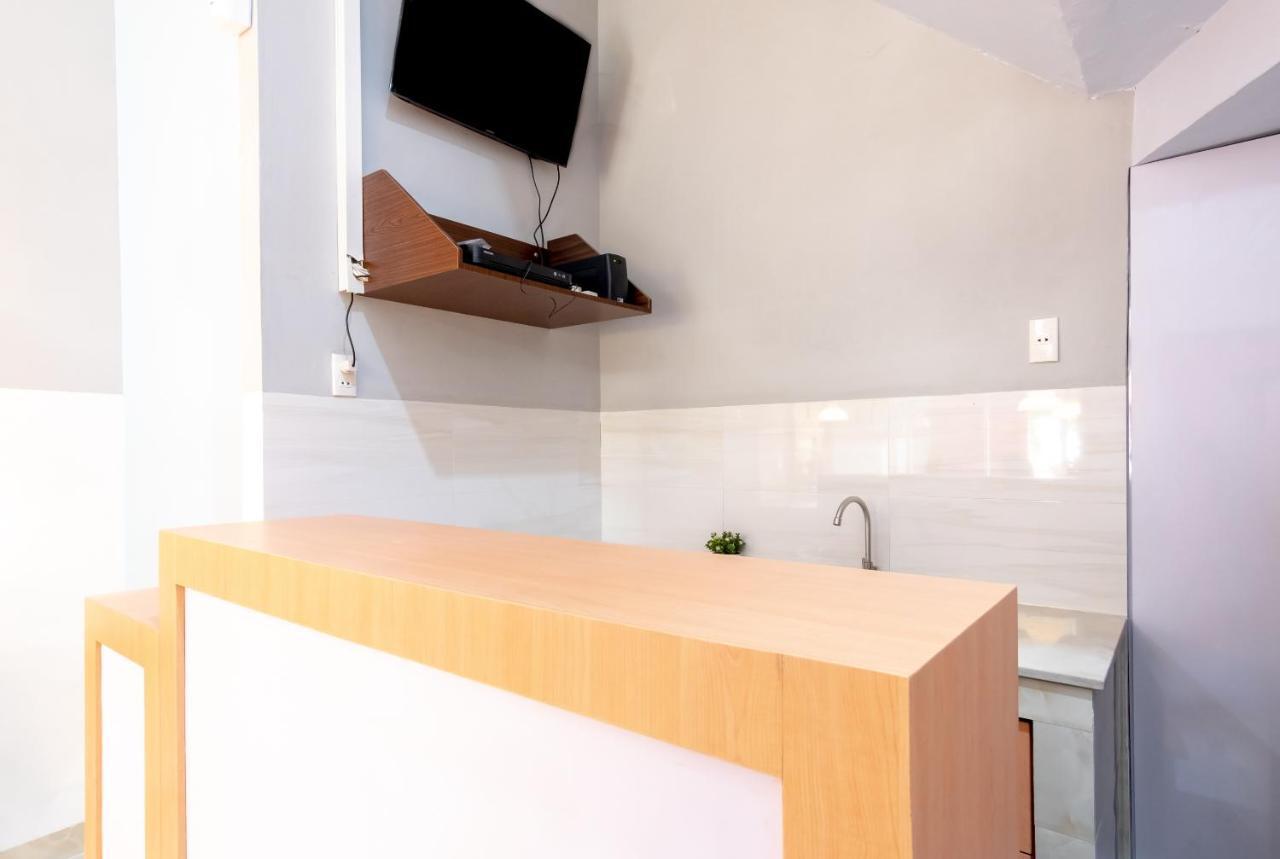 Oyo 1557 Bungas Guest House Медан Екстериор снимка
