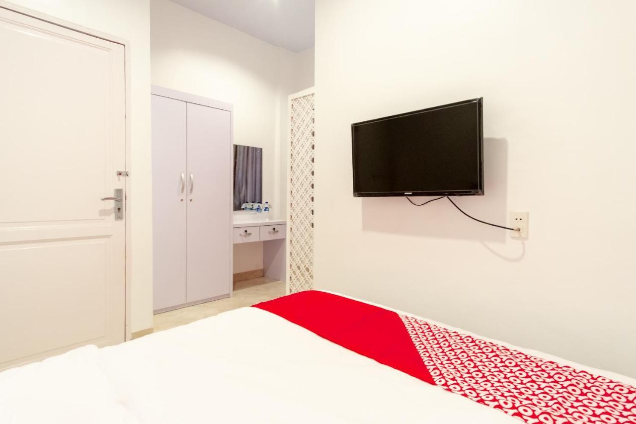 Oyo 1557 Bungas Guest House Медан Екстериор снимка