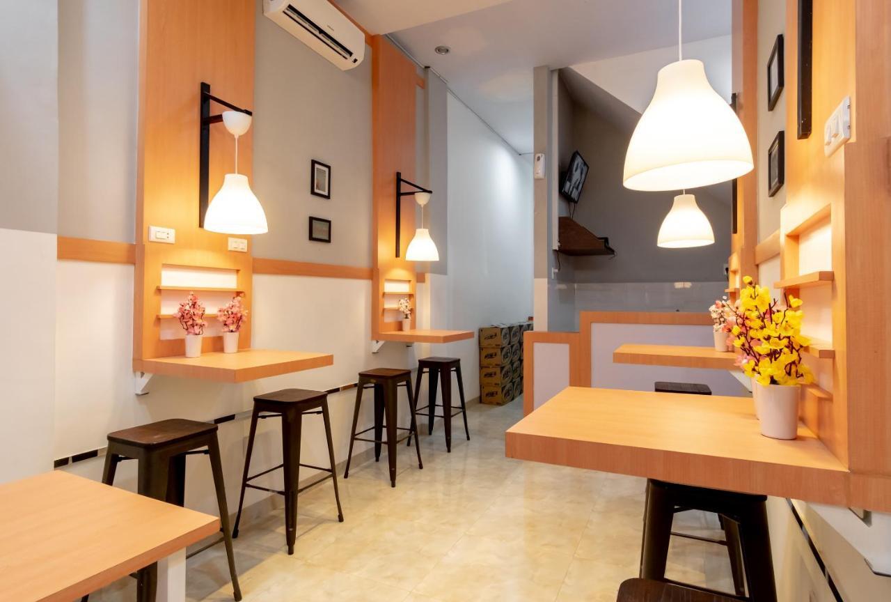 Oyo 1557 Bungas Guest House Медан Екстериор снимка
